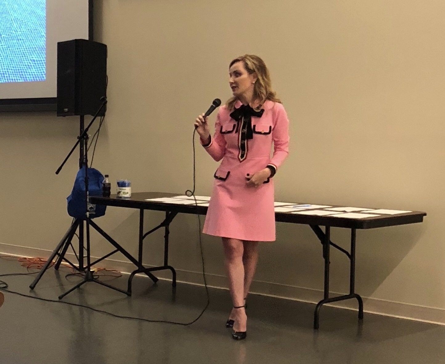 Picture of Dr. Derick speaking to camp staff at Buffalo Grove Park